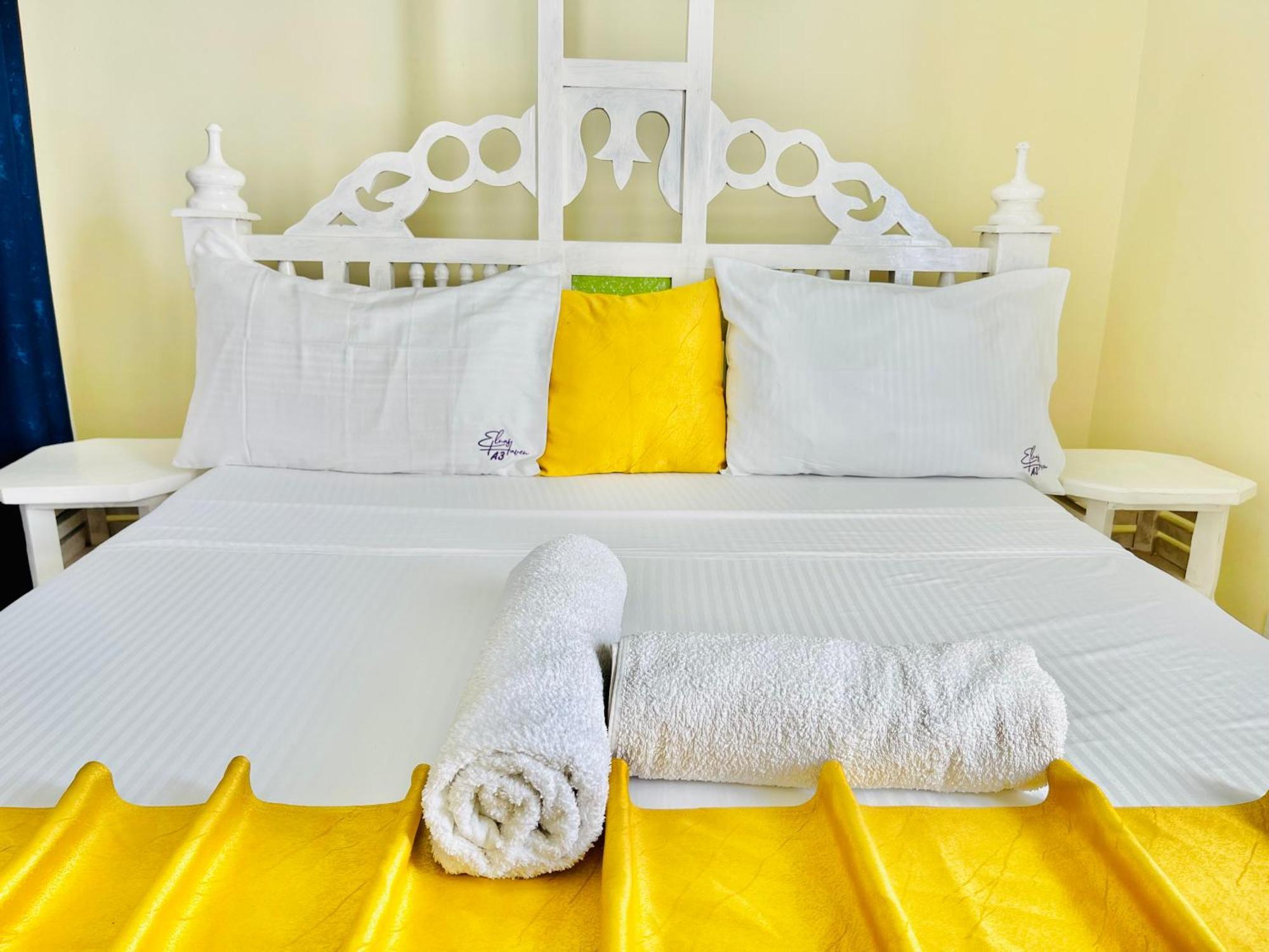Elna'S Nyali - Work & Unwind - Pool, Sea Views, Ac & Fast Wi-Fi Bed & Breakfast Mombasa Exterior photo